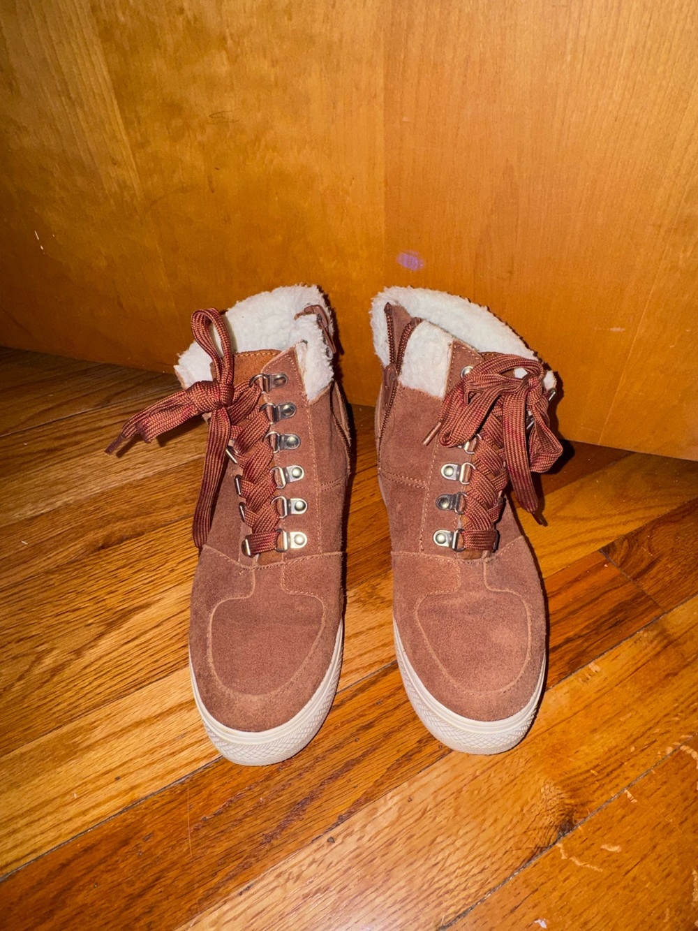 Steve Madden Brown Suede Lace-Up Shearling Collar Boots